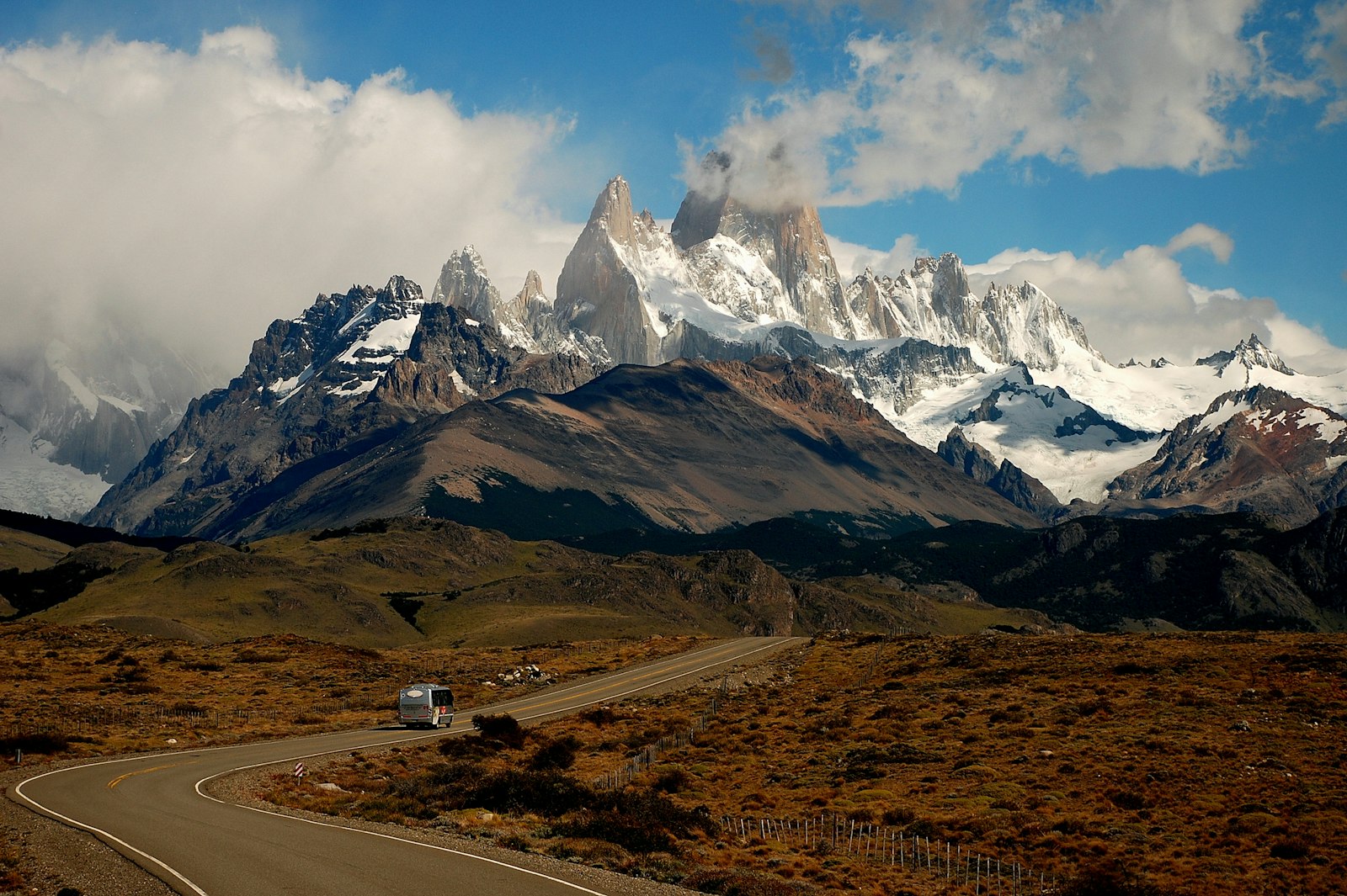 Road winding toward the Fitz Roy range near El Chaltén